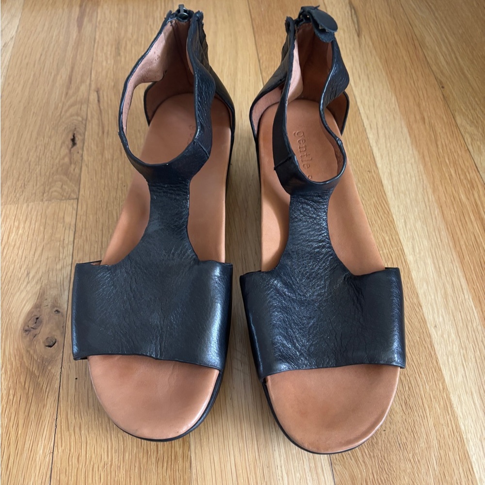 Gentle Souls Womens Black Leather Open Toe Platform T-Strap Sandals Size 8.5 Tan